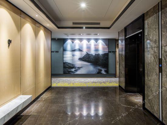Shenzhen Bantian Huaweizhongcheng Atour Hotel Екстер'єр фото