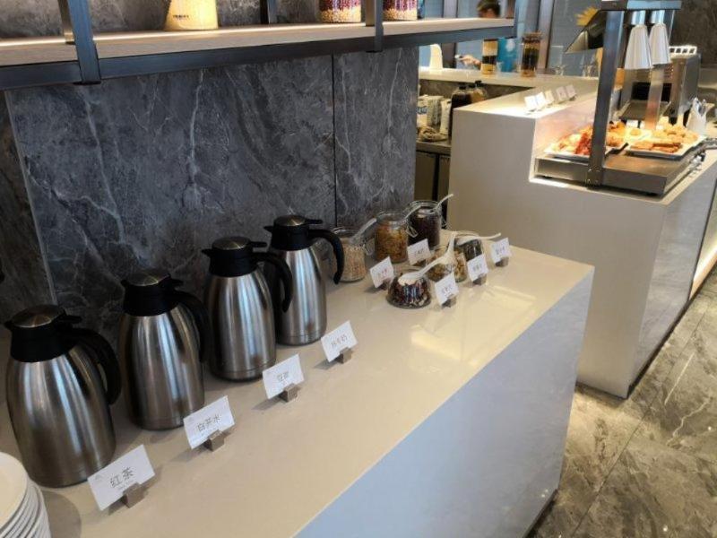 Shenzhen Bantian Huaweizhongcheng Atour Hotel Екстер'єр фото